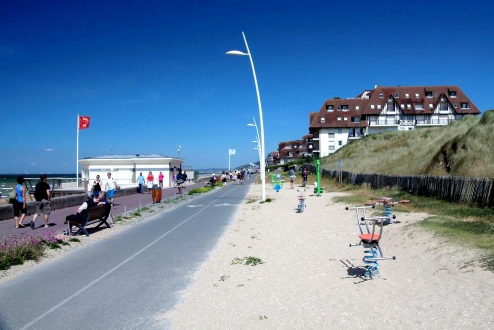 Bel Appartement Jolie Vue Mer Cabourg Exterior photo